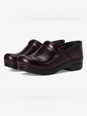 Dansko Women's Leather Clogs in Burgundy (EU 38 Narrow)